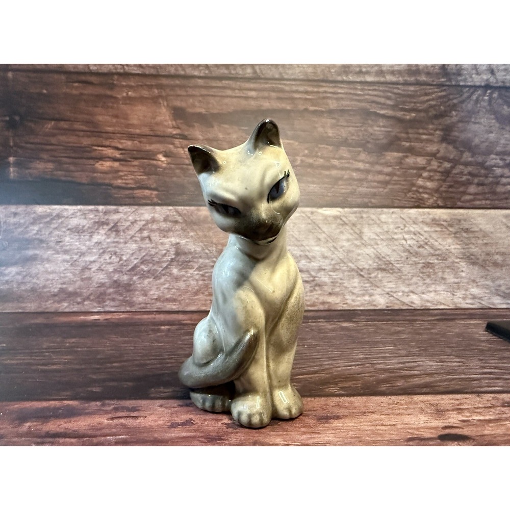 Vintage 4.25" Ceramic Arts Studio Siamese Cat Sitting Figurine
